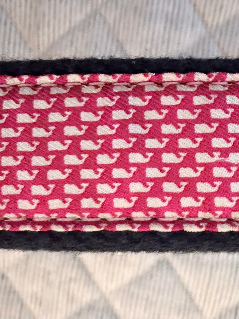 Vineyard Vines red and white whale belt
